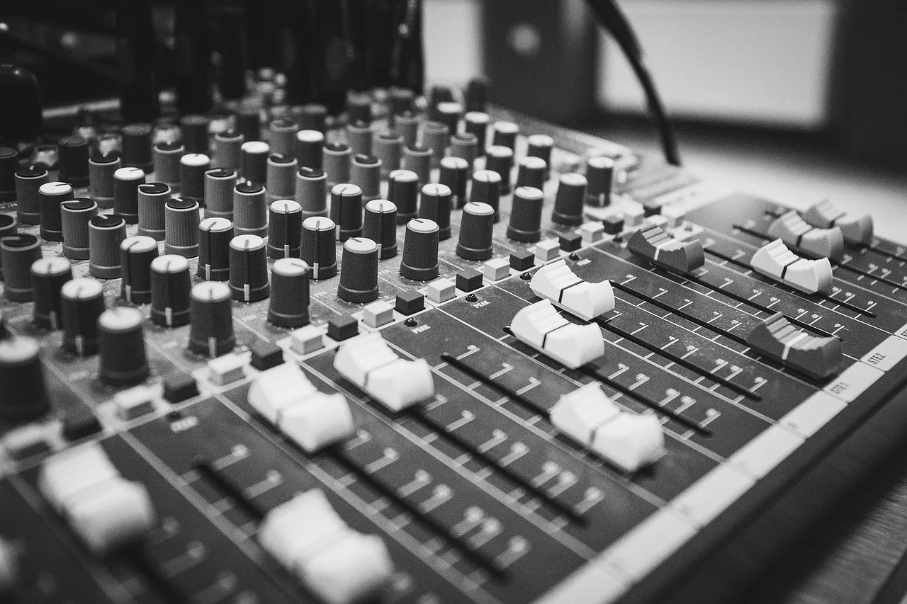 audio, black and white, black, white, concert, console, electronic, engineering, live, mixer, mixing, music, gray music, gray concert, mixer, mixer, mixer, mixer, mixer. Atlanta and Nashville podcast markets compared for independent creators