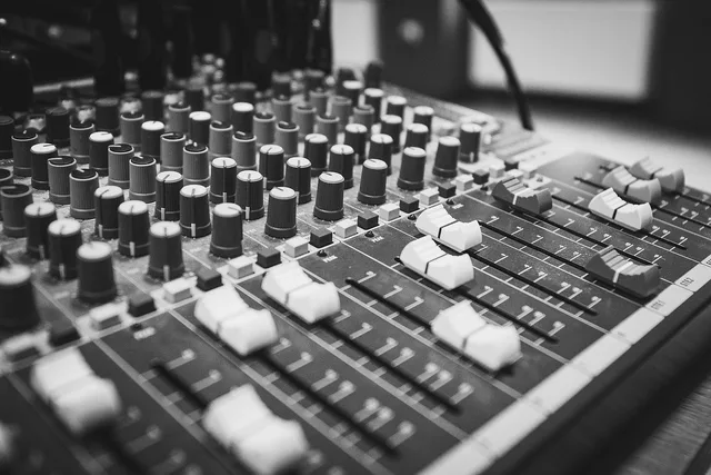 audio, black and white, black, white, concert, console, electronic, engineering, live, mixer, mixing, music, gray music, gray concert, mixer, mixer, mixer, mixer, mixer. Atlanta and Nashville podcast markets compared for independent creators