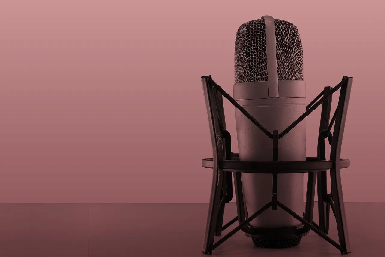 mic, condenser, mike, audio, voice, podcast, mike, mike, podcast, podcast, podcast, podcast, podcast. Canadian podcast editing contracts: clauses that differ from the US
