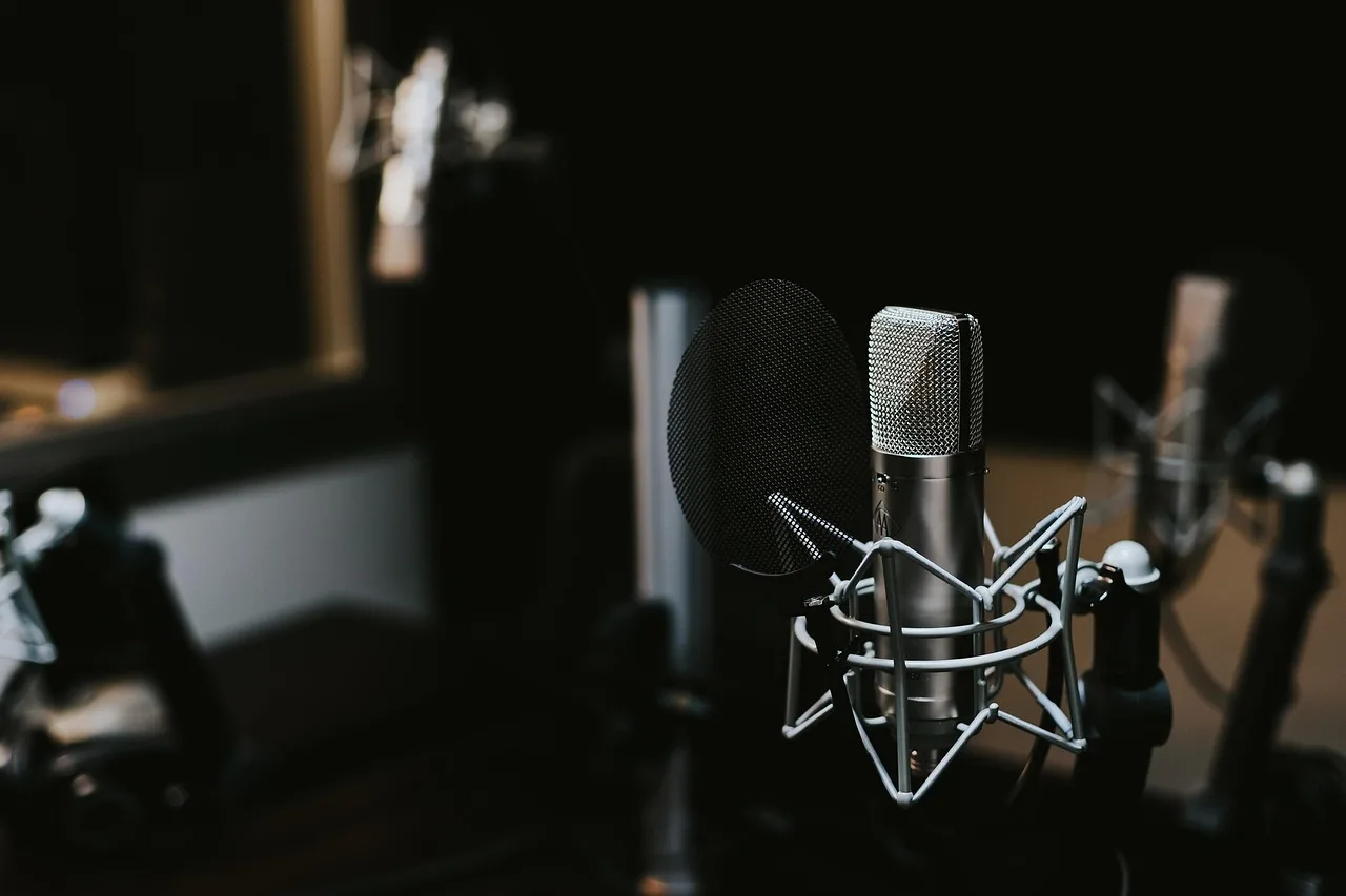recording studio, indoors, mic, microphone, sound, sound recording, studio, audio, audio equipment, music, recording studio, recording studio, mic, microphone, microphone, microphone, studio, studio, studio, studio, studio, audio, music, music. Podcast analytics: matching each count to a decision