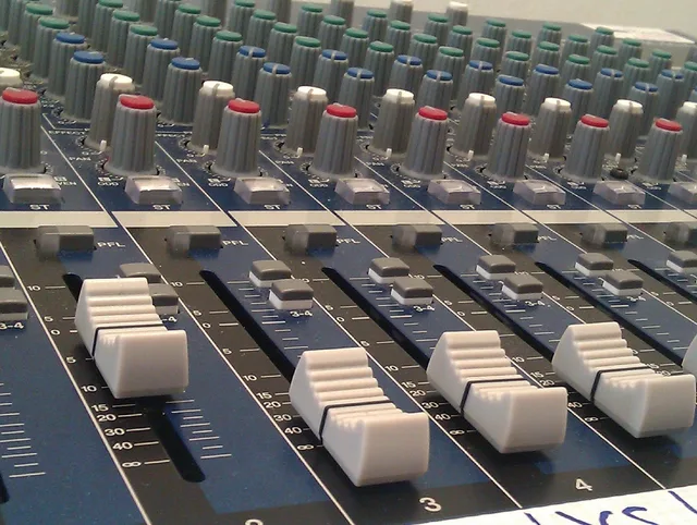 mixer, fader, yamaha, audio, mixer, fader, fader, yamaha, yamaha, yamaha, yamaha, yamaha. Podcast editing rates per episode: what US creators actually pay