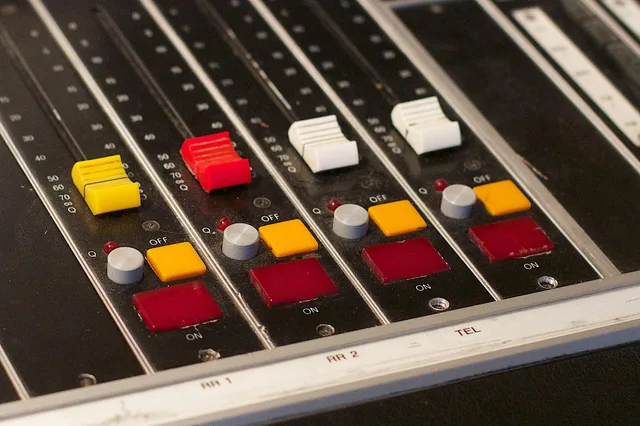 Visit to CFBX "the X" the radio station on campus at Thompson Rivers University http://thex.ca/. Podcast expansion: the version that survives contact with reality
