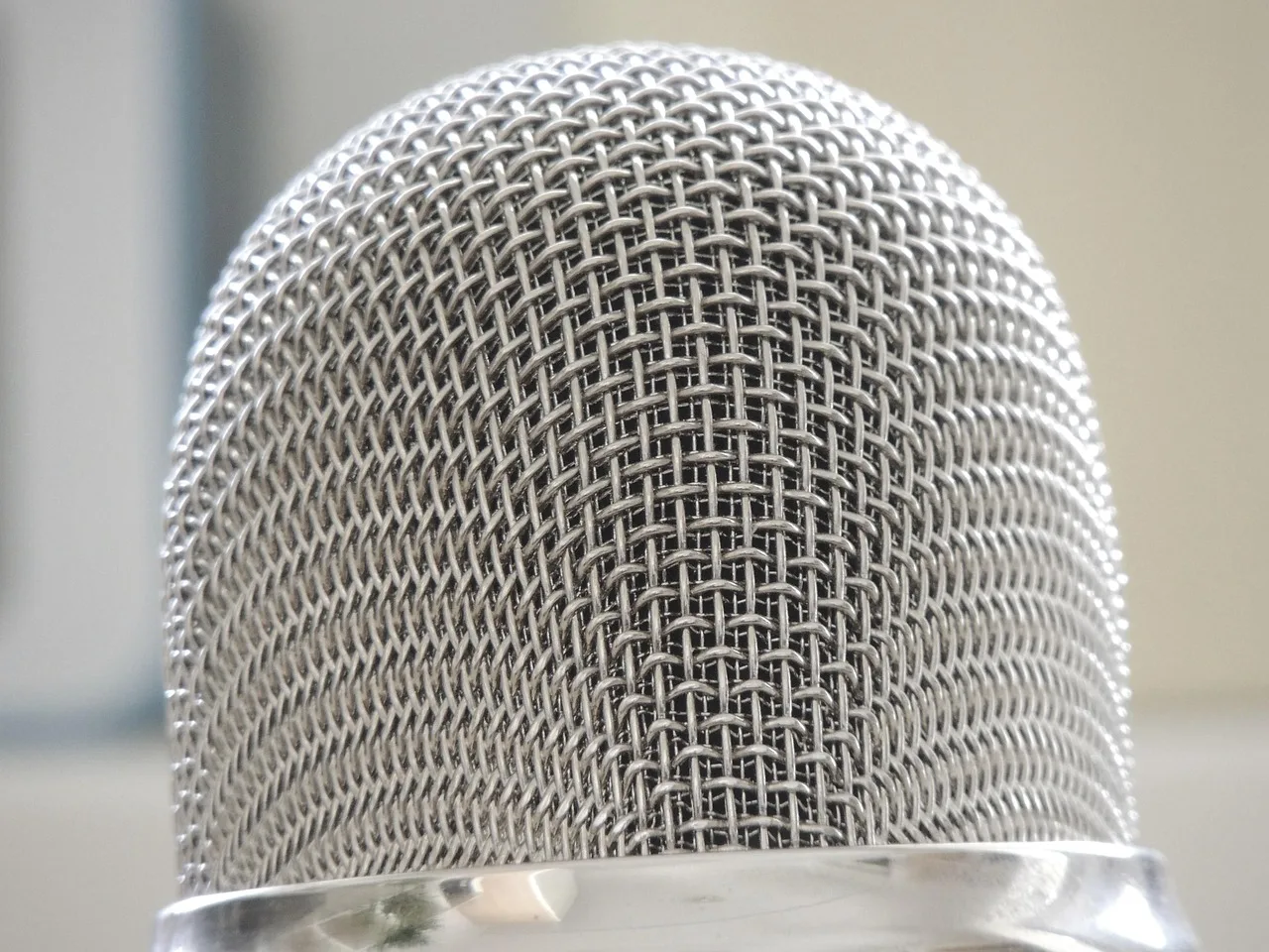 microphone, silver, audio, micro, volume, sound recording, equipment, electronics, stereo, records, sound, microphone, microphone, microphone, microphone, microphone, micro. Podcast startup: the break-even check before episode one