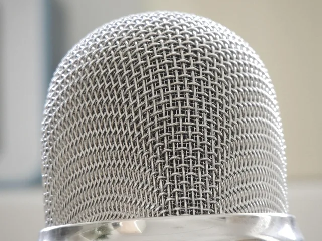 microphone, silver, audio, micro, volume, sound recording, equipment, electronics, stereo, records, sound, microphone, microphone, microphone, microphone, microphone, micro. Podcast startup: the break-even check before episode one
